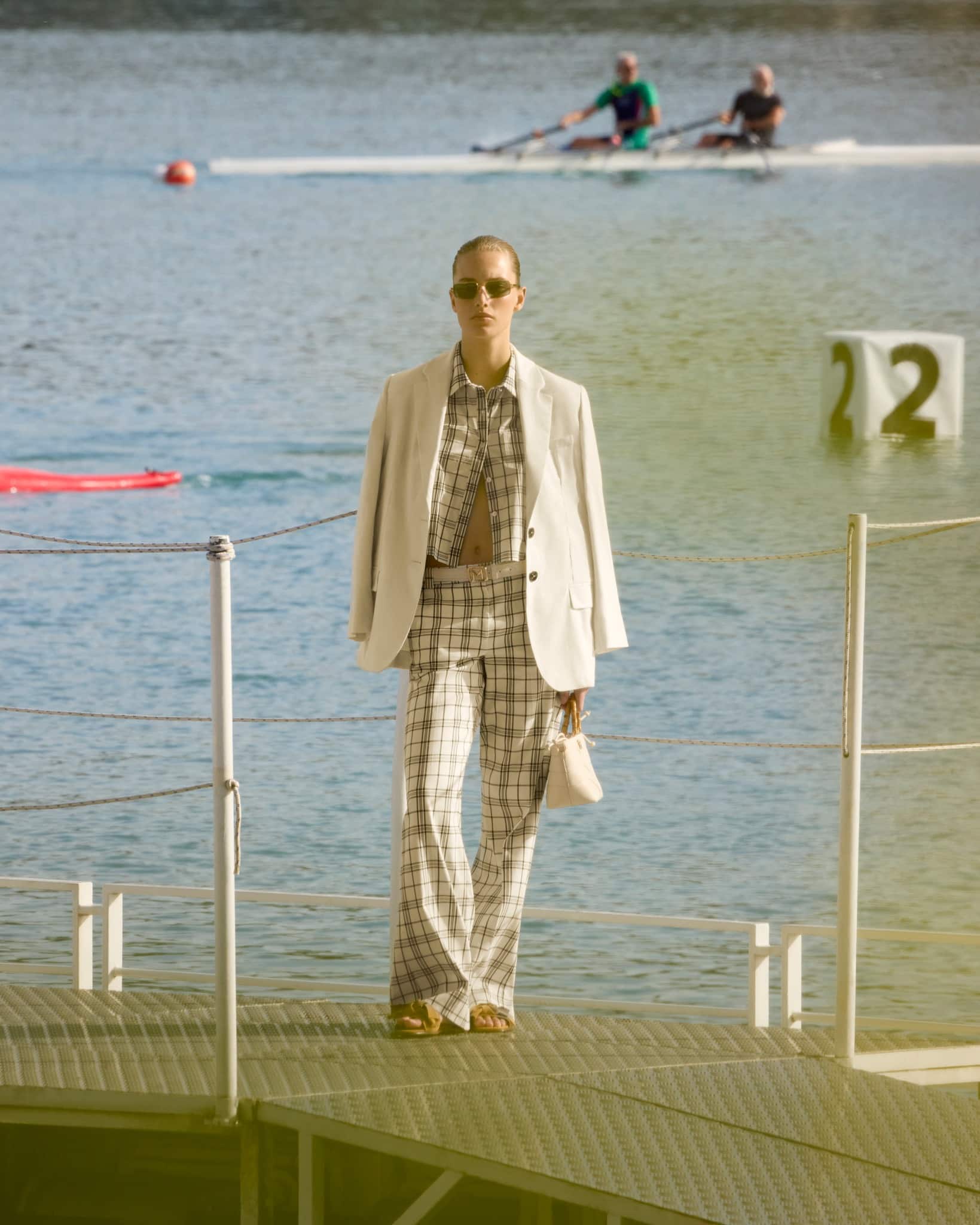 العلاقات أولاً – أنجح الأعمال تُبنى على أساس الثقة بين الناس. من موظفينا إلى عملائنا، نحرص على بناء علاقات إنسانية حقيقية تعزز التواصل الصادق، والانتماء، والاحترام المتبادل..